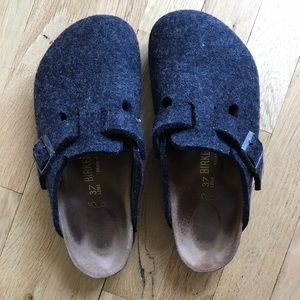 Birkenstock grey felt Boston clogs